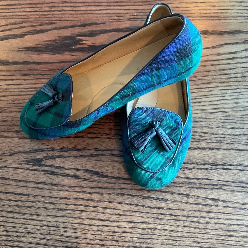 Talbots size 8M black watch plaid loafers